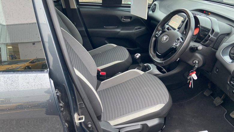 Toyota Aygo 1.0 VVT-i X-Play 5dr Petrol Hatchback